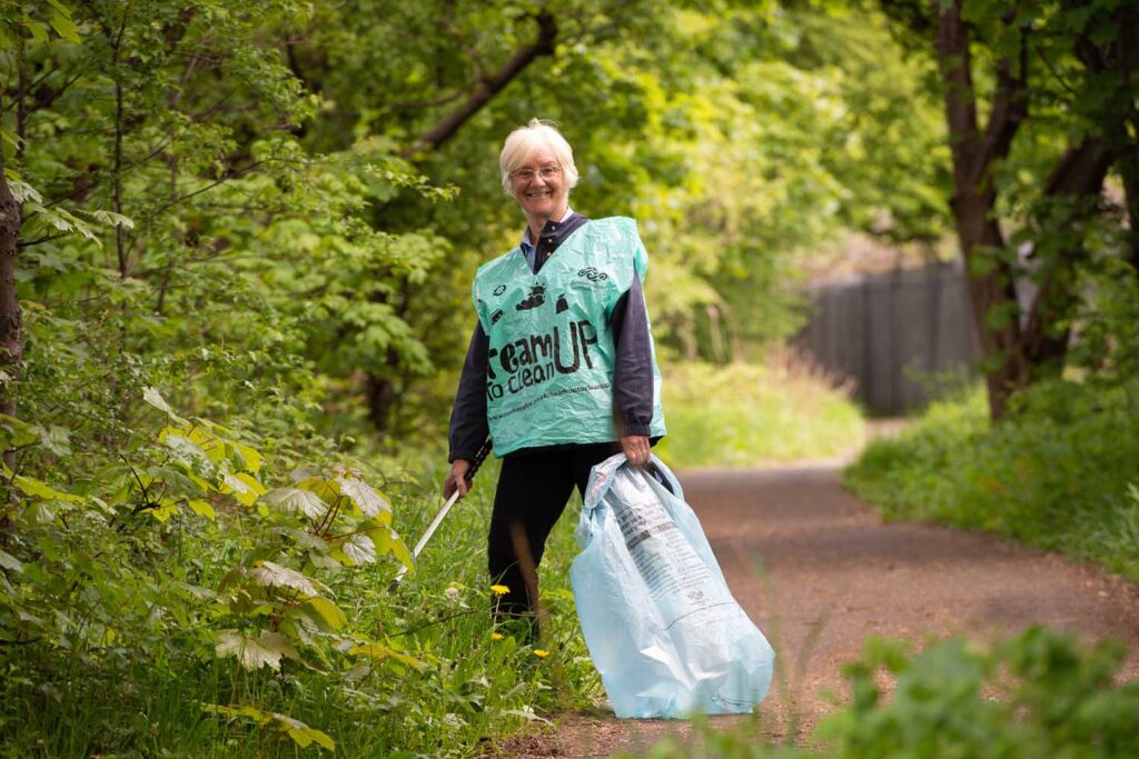 Team Up to Clean Up - Cllr McEwan at White Cart path - 19 May 2021