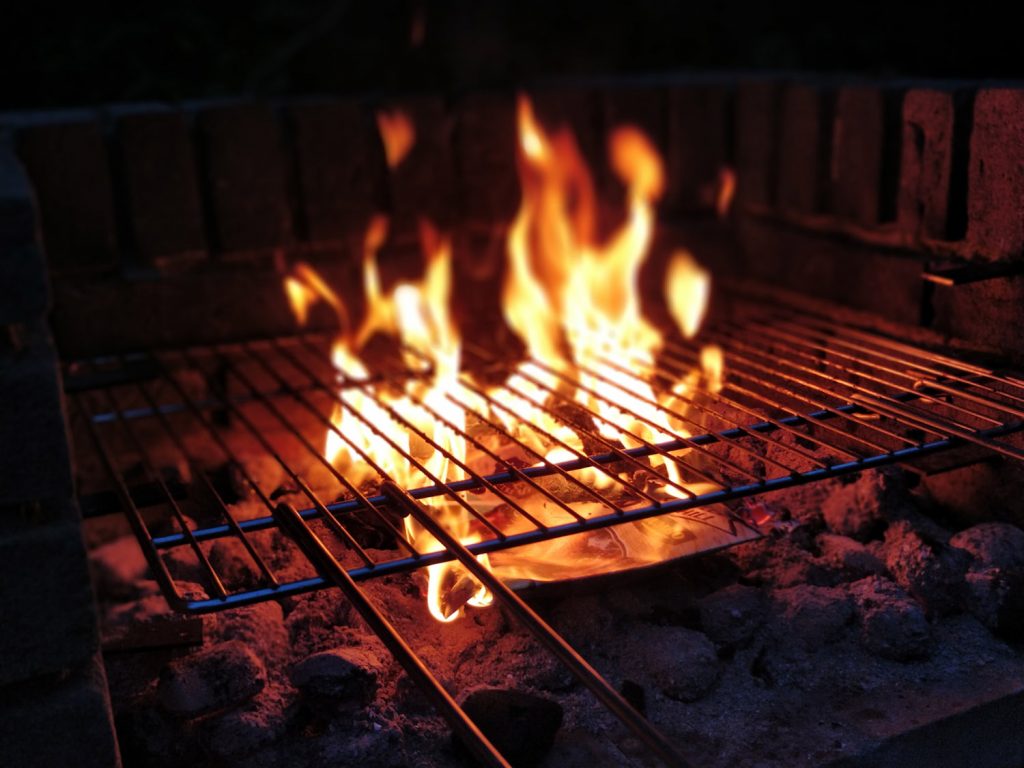 Mammy Roon thi Firepit