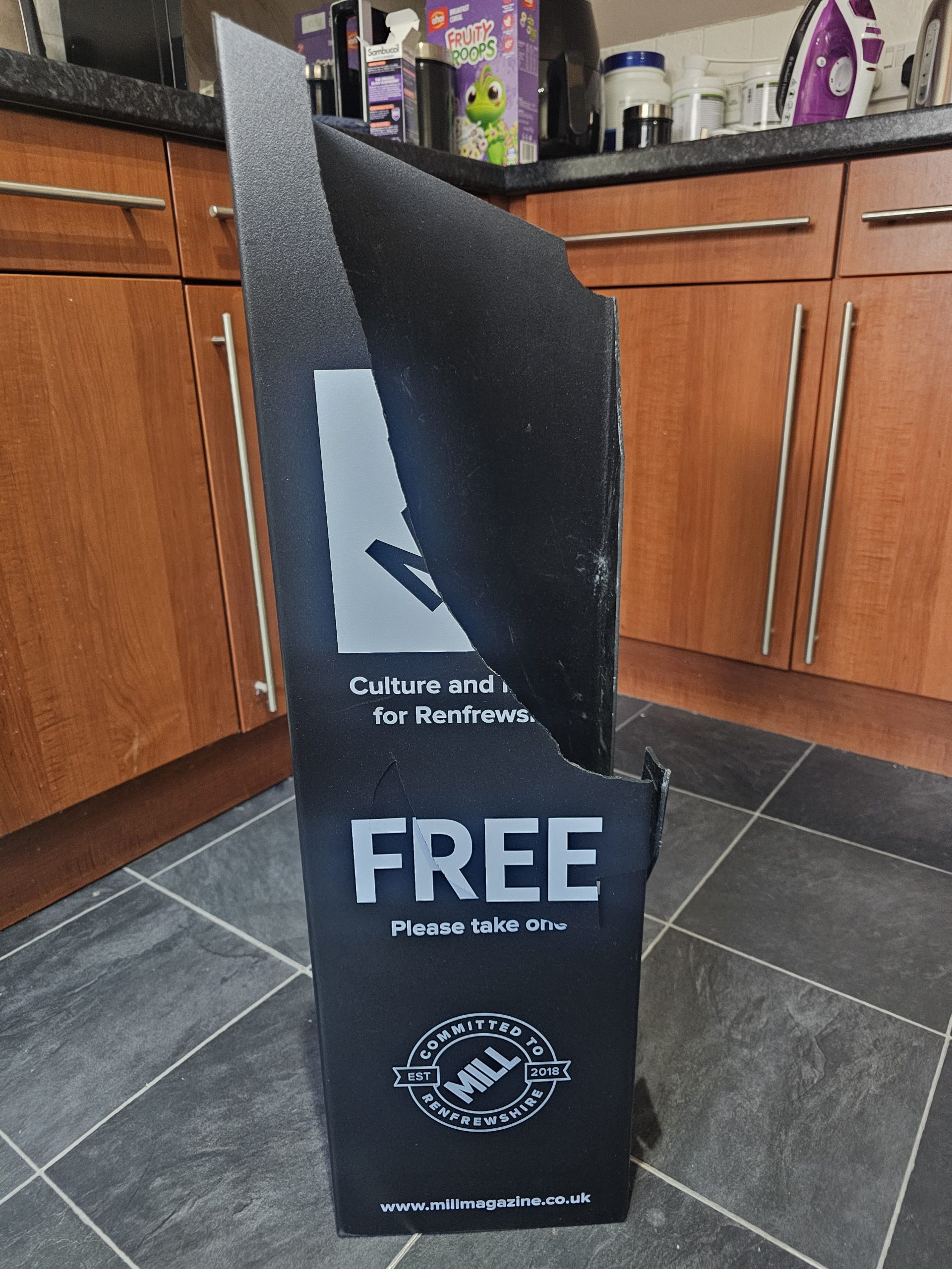 UK POS Magazine Stand